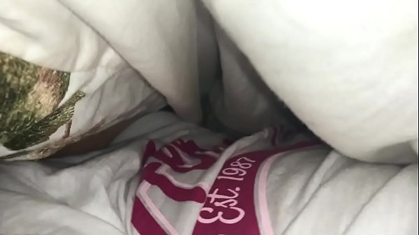 Mi Esposa Dormida Y Mi Amigo La Penetra PORN ES