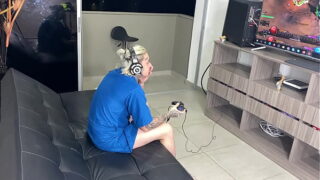 My stepsister seduces me and fucks me while I’m playing video games – Sara Films